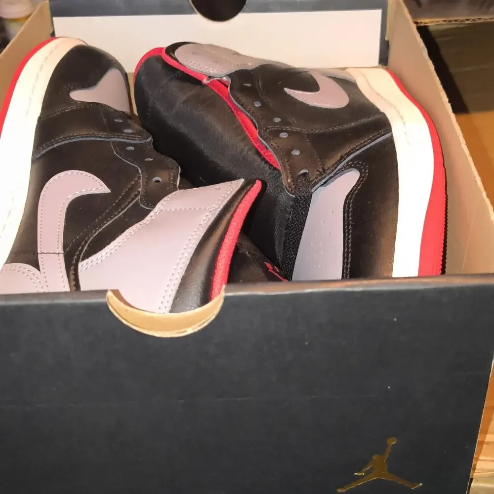 Jordan Air Jordan 1 Mid Bred Shadow Black Cement Grey Red DQ8426-006